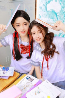 《交换:完美的邻居》2020在线观看